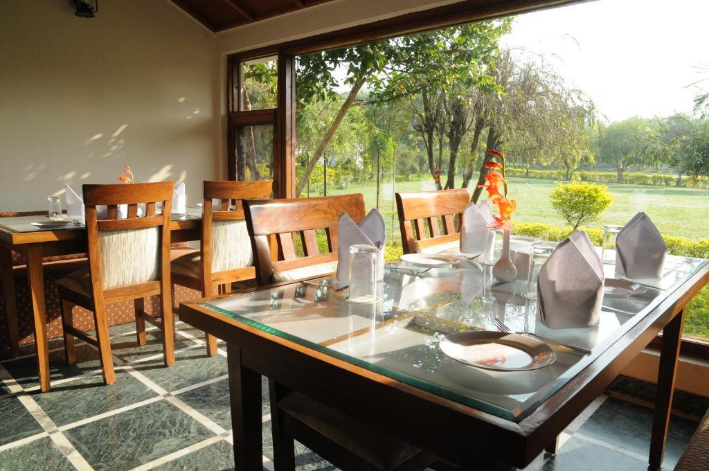 Отель Naturoville Ayurvedic And Yoga Retreat Ришикеш Экстерьер фото