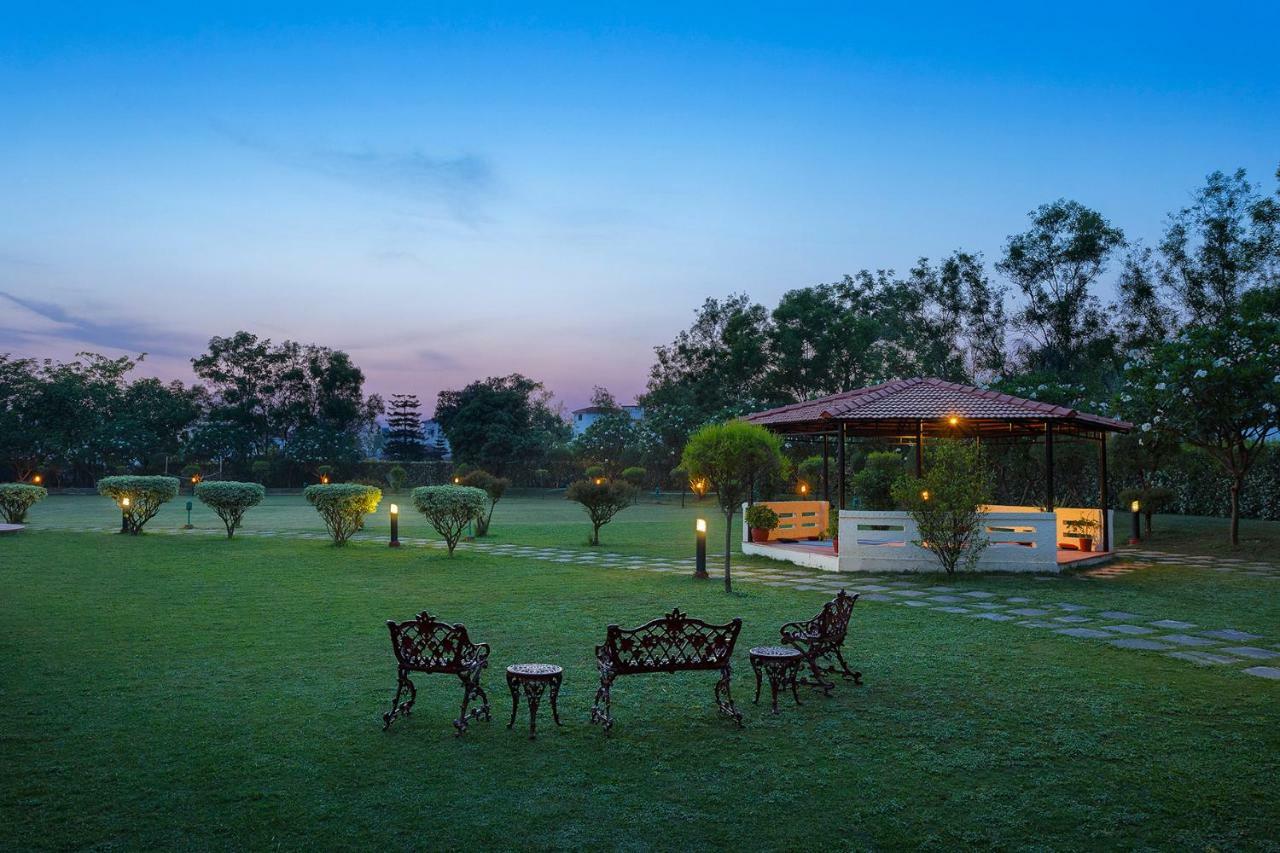 Отель Naturoville Ayurvedic And Yoga Retreat Ришикеш Экстерьер фото